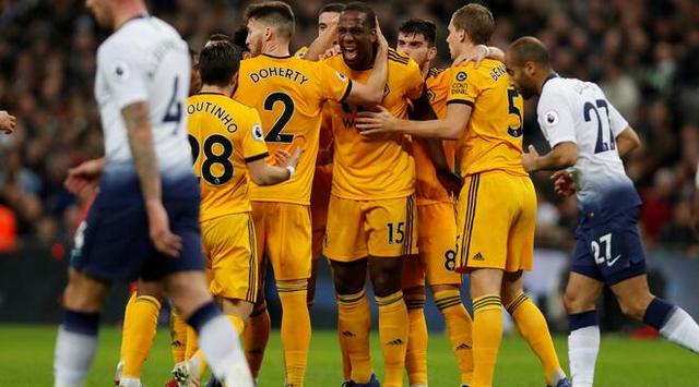  狼队爆冷击败曼城，黄喜灿单骑闯关封神  