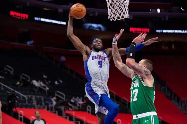 老鹰交易获得首轮签补强  